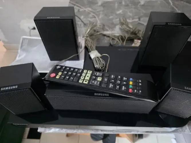 Samsung Home Cinema System Modelo: HT-F5505K