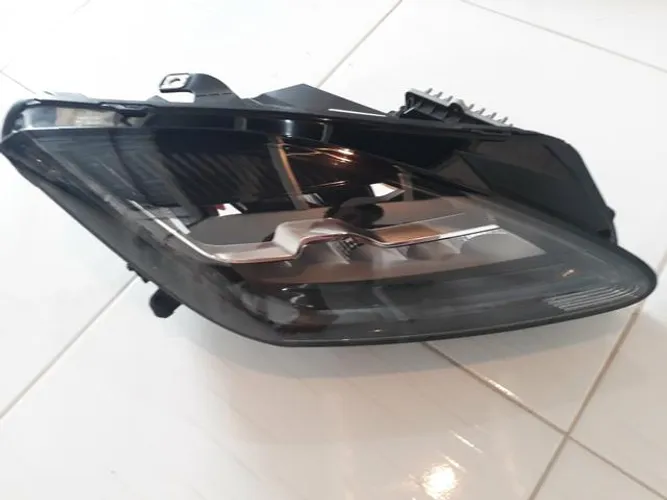 Farol direito jaguar e-pace