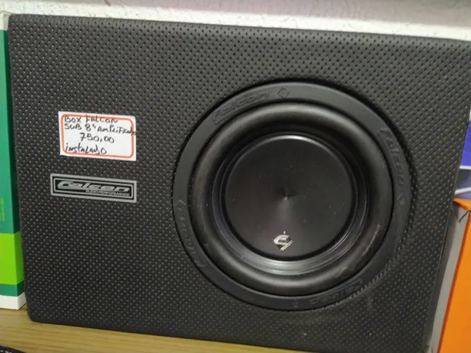 Box Falcon. Sub 8" amplificado. R$ 950,00. Instalado. 