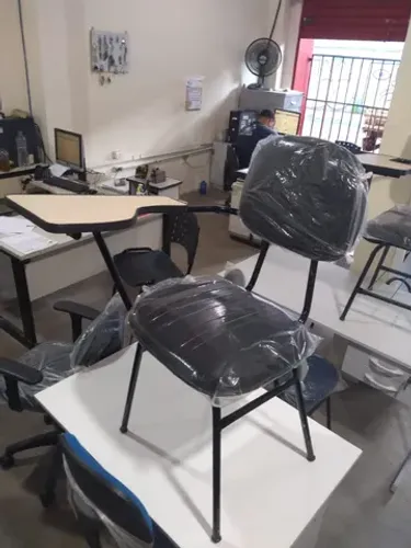 Cadeira Universitária Estofada