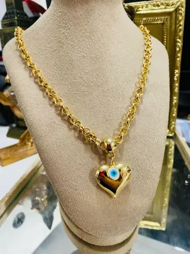 CORRENTES FEMININAS FOLHEADAS 