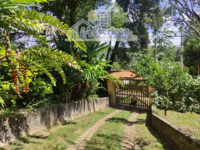 Linda chácara á venda em Franco da Rocha - Perfeita para seu lazer e descanso