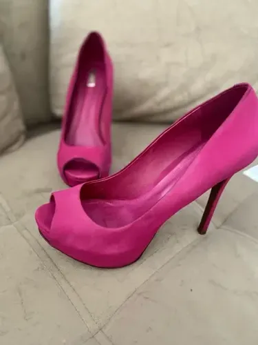 Peeptoe schutz