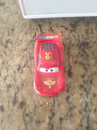 Carrinho do relâmpago maquieen. (Carros 2)