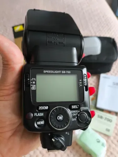 Flash Nikon SB-700 Speedlight