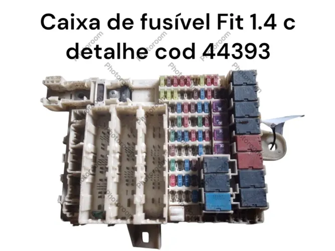 Caixa de fusível Fit 1.4 c detalhe