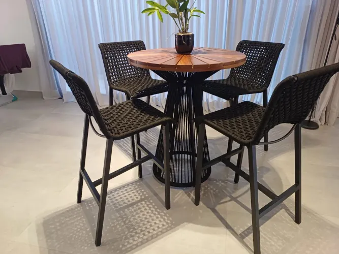 Mesa bistro com banquetas na corda náutica (jogo de sofá chaise balanço mesa ...