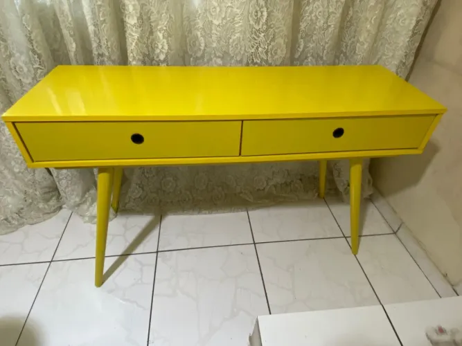 Aparador Amarelo