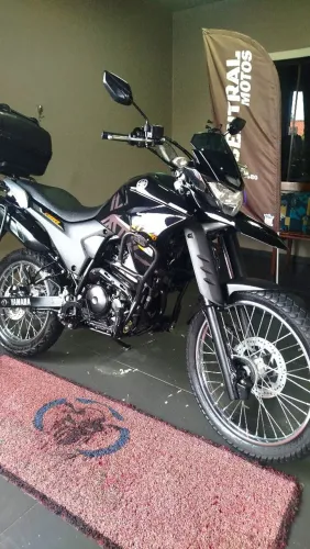 Vende-se XTZ 250 Lander Top Financiamos 