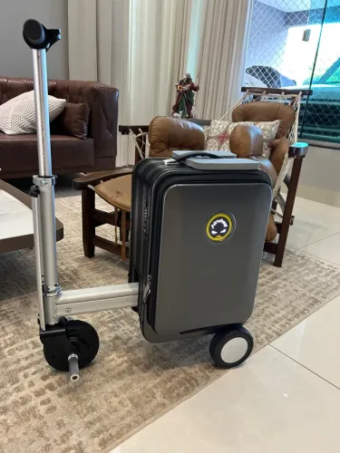Mala elétrica Airwheel  de viagem estilo patinete para viagens e feiras