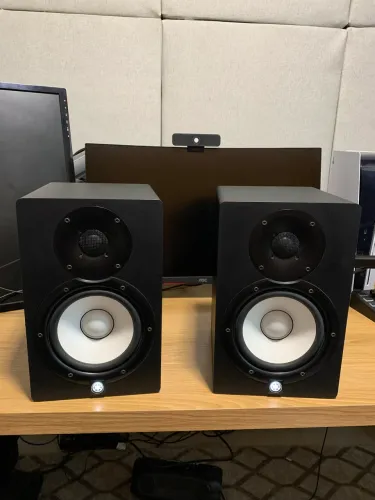 Monitor Yamaha HS7 (Par) - Cabos AC Inclusos