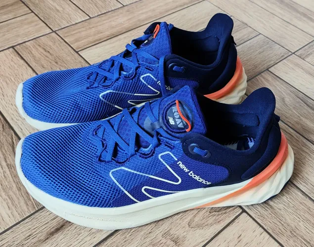 Tênis New Balance Fresh Foam Roav V2