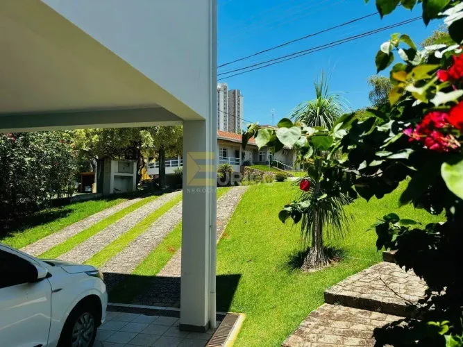 Casa em condomínio à venda no Condomínio Residencial Portal do Quiririm em Valinhos/SP