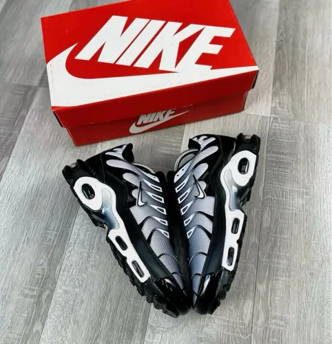 Tênis Nike Air Max TN Oreo