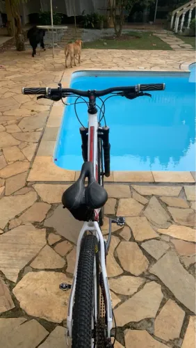 Bicicleta Oggi quadro 17? aro 29 grupo, suspensão Proshock, Shimano Altis