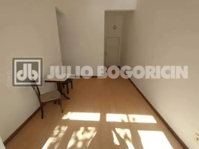 Apartamento : Padrão / Residencial / Centro
