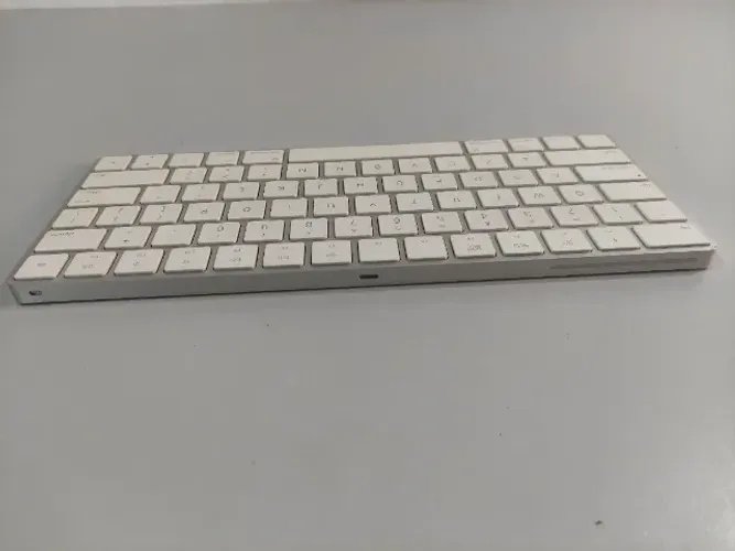 Apple Magic Keyboard A1644 Ceh (Usado)*Defeito Leia*