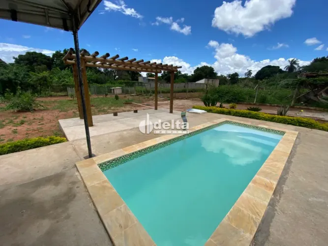 Chácara mobiliada disponível para locação e venda no bairro Panorama em Uberlândia-MG