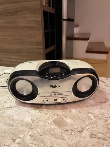Rádio Philco com defeito nos falantes 