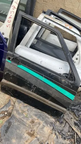 Porta dianteira direita uno