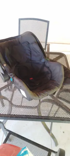 bebe conforto funciona perfeito e precisa ser lavada