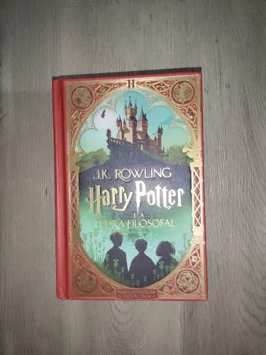 Harry Potter e a pedra filosofal - livro ilustrado minalima