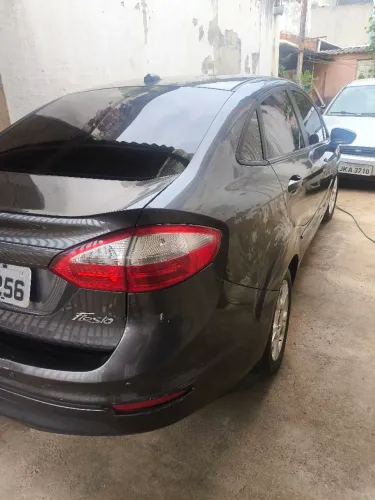 Ford Fiesta Sedan 1.6 16V Flex Aut. 2015