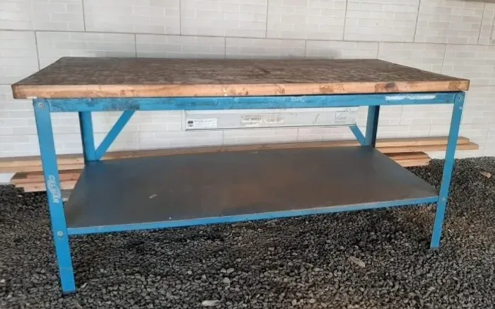 Mesa industrial - Negociável!! 2.00 X 1.00 X .90 Altura
