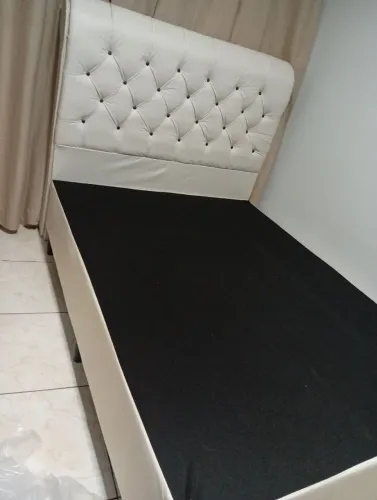  Base Box com Cabeceira Estofada - Elegância e Conforto