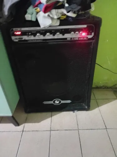 Vendo caixa amplificada 1000w nao pega blotoof