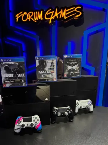 PlayStation 4 500GB com 1 jogo grátis 6 meses garantia