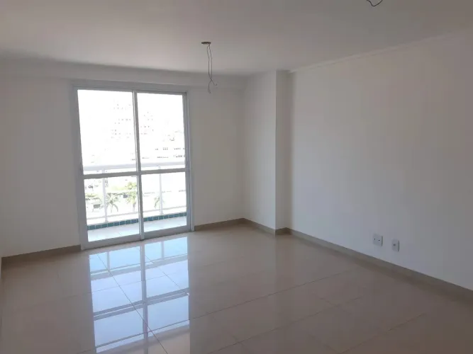 NO CORAÇÃO DO MEIER - AMPLO 04 qtos - INFRA COMPLETA, 02 VAGAS DE GARAGEM COBERTA e PORTAR