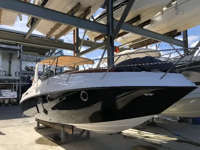 Lancha Magna 38 Fury 2022 - Mercruiser 350hp - Poucas horas, impecável!