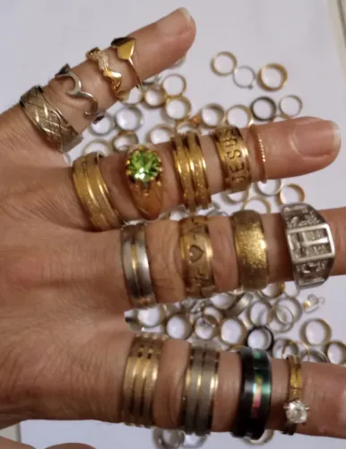 Anéis diversos modelos e estilos