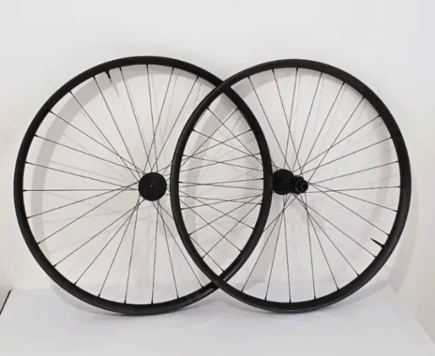 Par De Rodas 9th Wave Yarrow Sl 29 Carbono Cubos Dtswiss 180 Preto