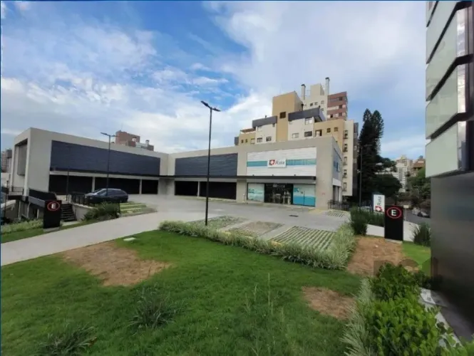 Ponto Comercial/Loja para Alugar no Bairro Petrópolis - Área de 500 m² Disponível