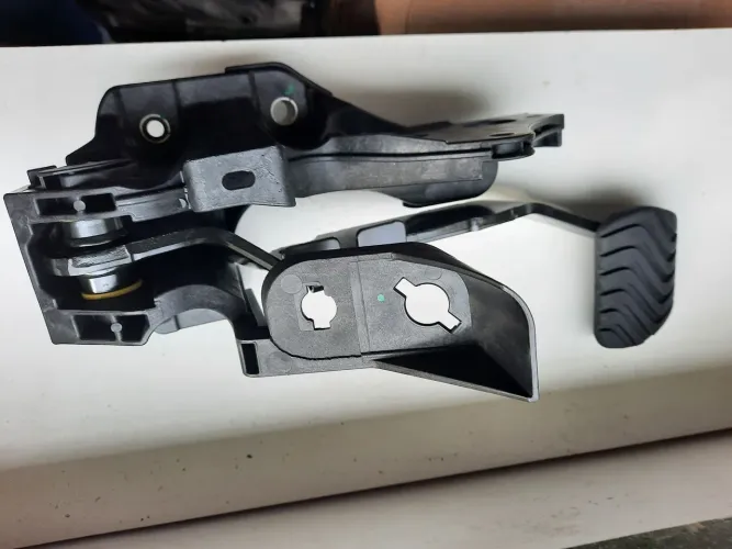 Pedal freio Renault Duster 2021 a 2023