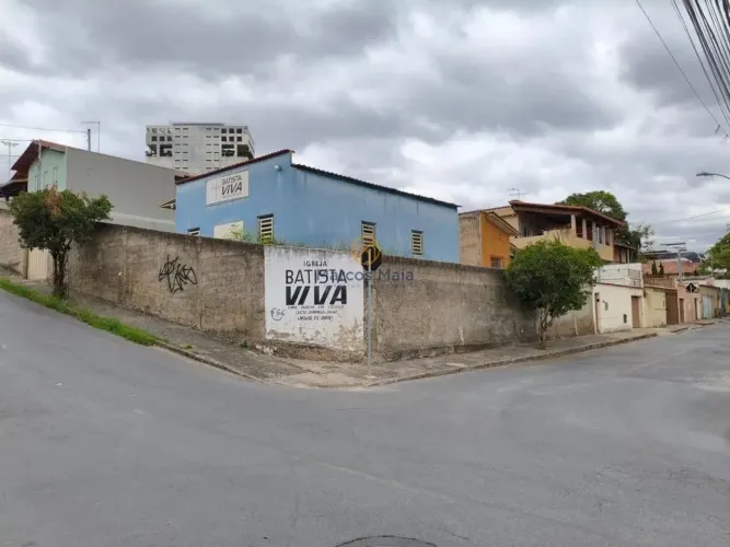 Lote para venda ou locação no Bairro Santa Cruz.