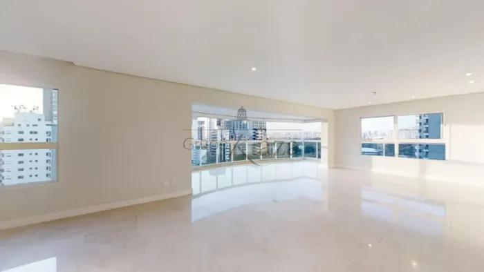 Apartamento - Moema - 3 Dormitórios - 324m².