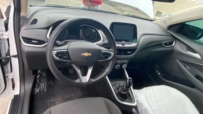 Carro Chevrolet onix, impecável, novíssimo, abaixo da tabela FIPE.
