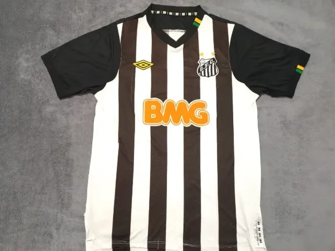 Camisa Oficial Santos Umbro 2011, #11 (Neymar), tamanho M (53x76cm).