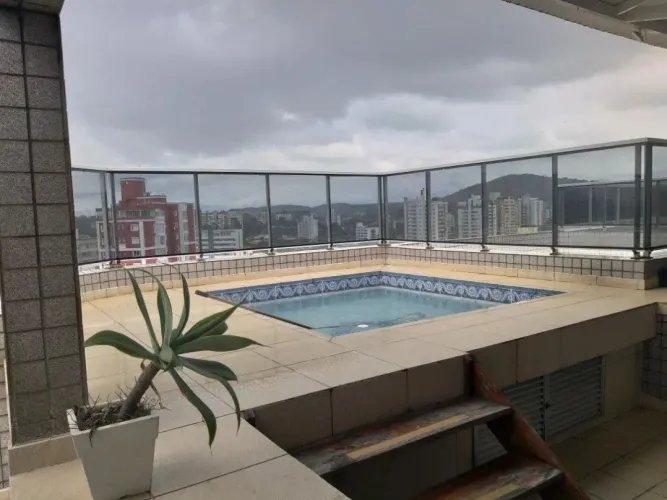 Cobertura com 1 suíte(s) mais 2 quarto(s) à venda no bairro BUCAREIN em JOINVILLE, por R$ 