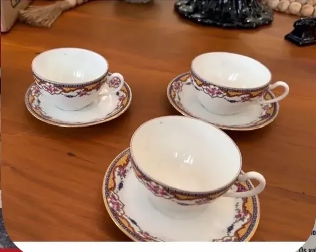 Limoges . Três xícaras com pires  . Vendo avulsas . 
