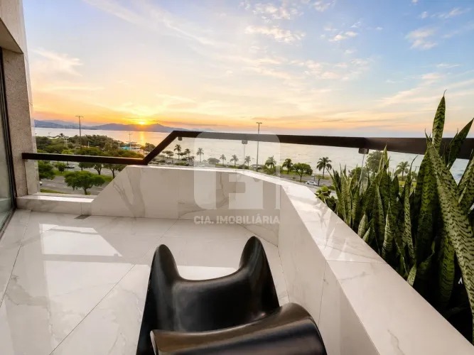 Apartamento de 3 suítes à venda na Beira-Mar Norte