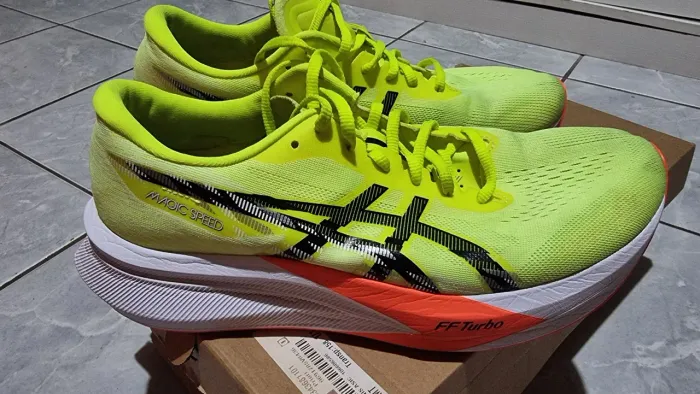 Tênis Asics Magic Speed 4