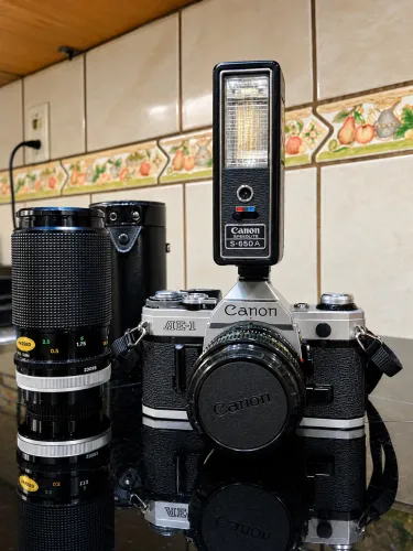 Canon AE-1 Completa + 1 Lente + Flash Canon - Funcionando Perfeitamente!