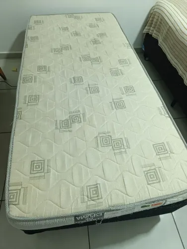 Cama box + colchão de solteiro