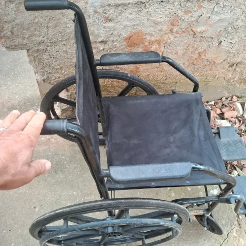 Vendem-se cadeira rodas.