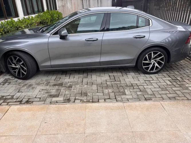 Volvo S60 T-4 Momentum 2.0 190cv 4P 2020