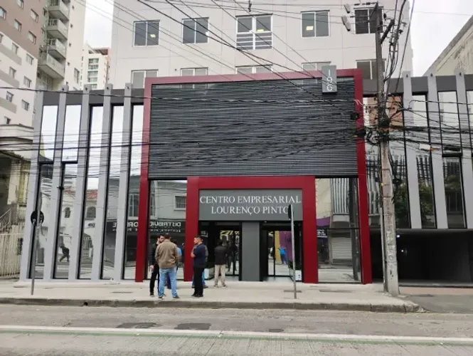 Fantástica sala comercial - duplex no Centro, contendo 04 mini salas